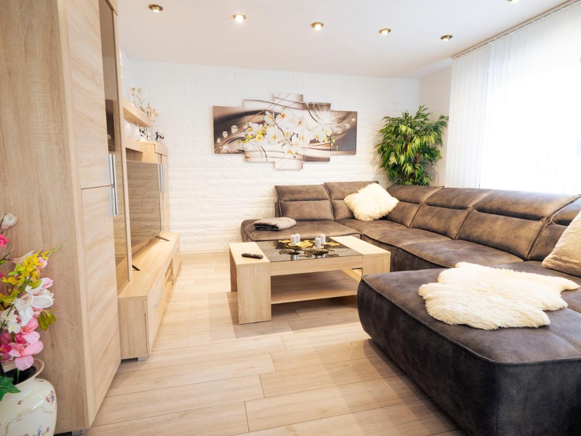 Truth Fuer 5 - King Size Betten, Kamin, Garten, Xxl Couch, Smart-Tv Dortmund Eksteriør billede