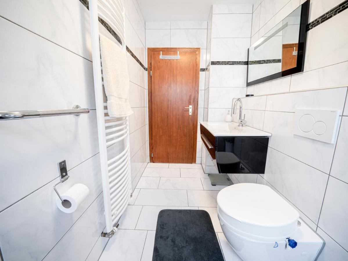 Truth Fuer 5 - King Size Betten, Kamin, Garten, Xxl Couch, Smart-Tv Dortmund Eksteriør billede